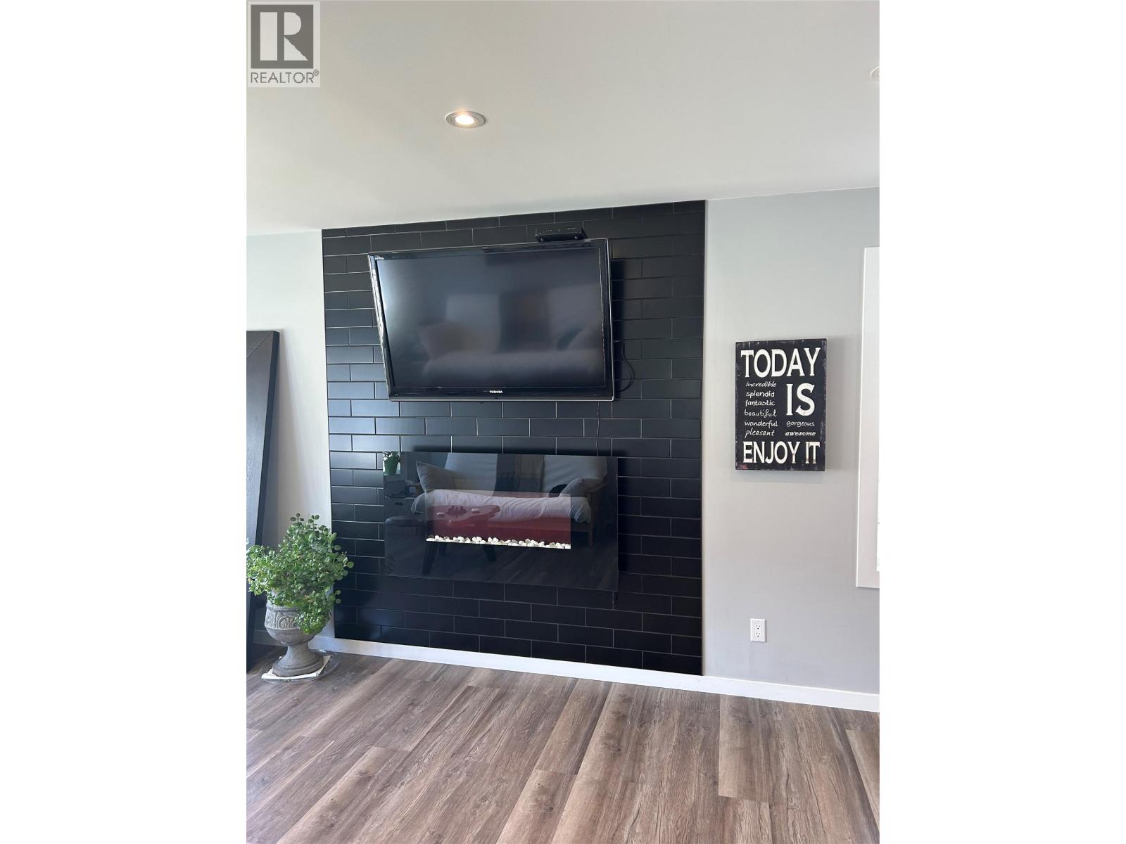 Picture for 38 BAYVIEW  Crescent