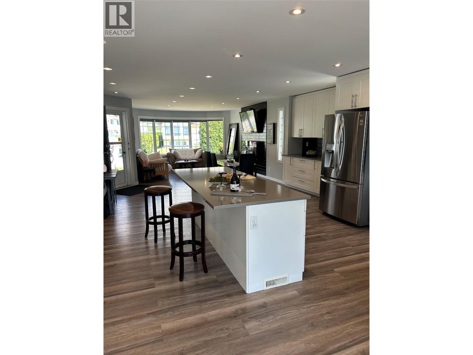 Picture for 38 BAYVIEW  Crescent