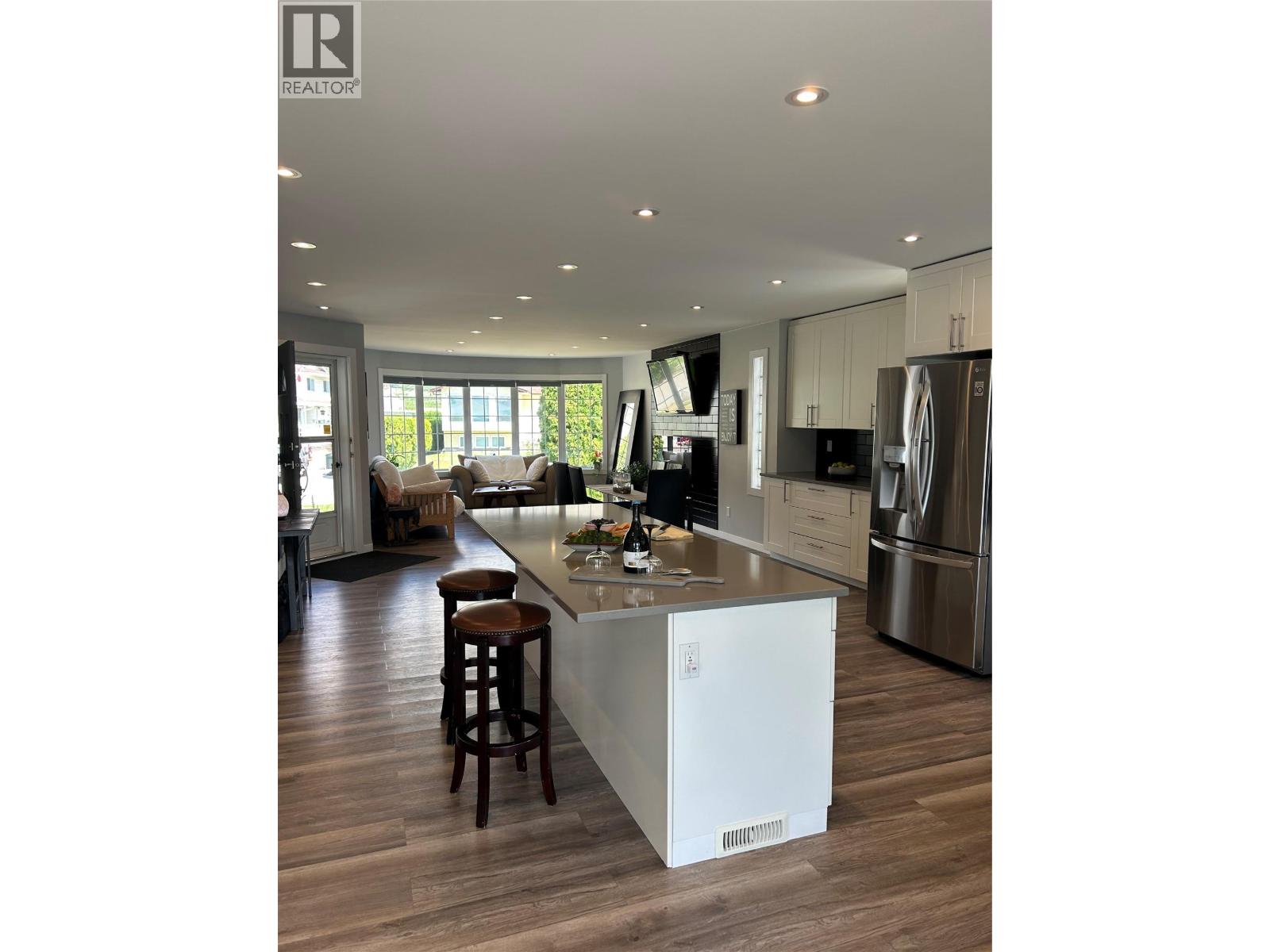 Picture for 38 BAYVIEW  Crescent