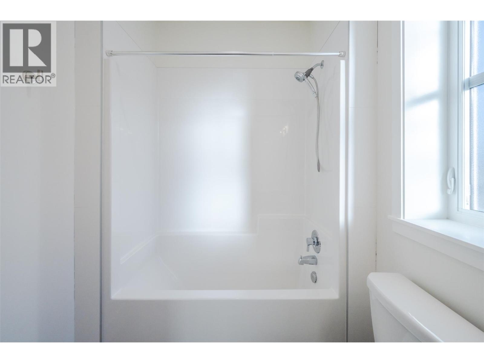 Picture for Unit #102, 795 Ontario  Street https://www.cirrealty.ca/reb/bc/0/10366290_22.jpg