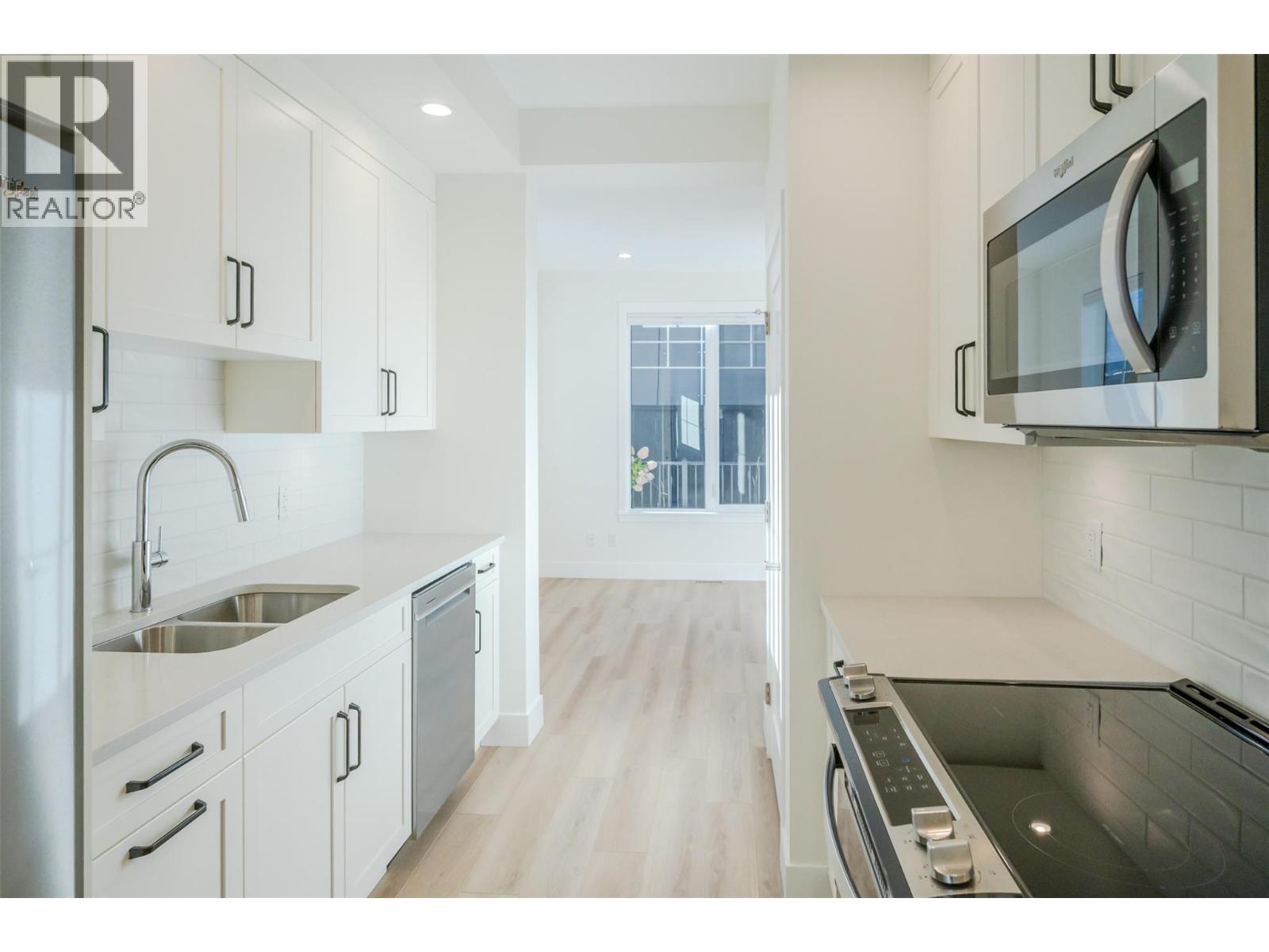 Picture for Unit #102, 795 Ontario  Street https://www.cirrealty.ca/reb/bc/0/10366290_9.jpg
