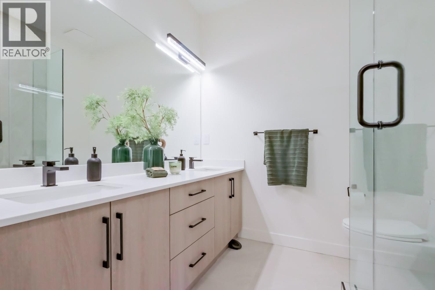 Picture for Unit #14, 4601 97th  Street https://www.cirrealty.ca/reb/bc/0/10366390_16.jpg