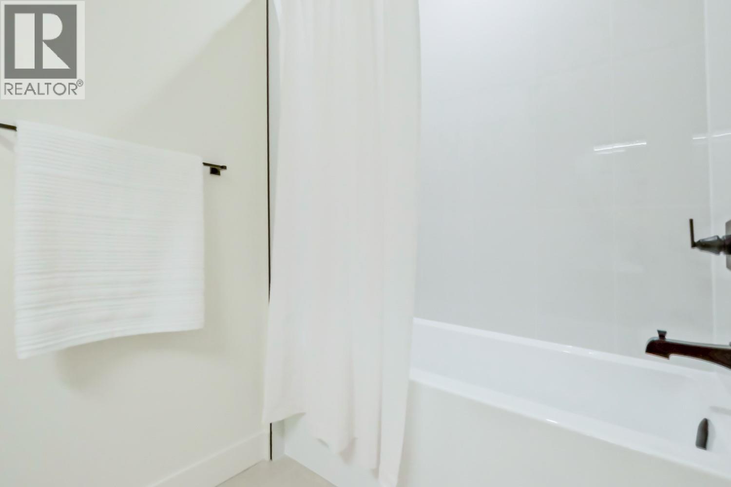 Picture for Unit #14, 4601 97th  Street https://www.cirrealty.ca/reb/bc/0/10366390_21.jpg