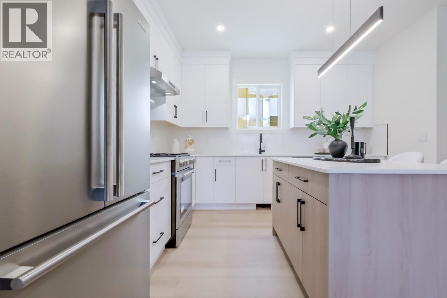 Picture for Unit #14, 4601 97th  Street https://www.cirrealty.ca/reb/bc/0/10366390_8.jpg