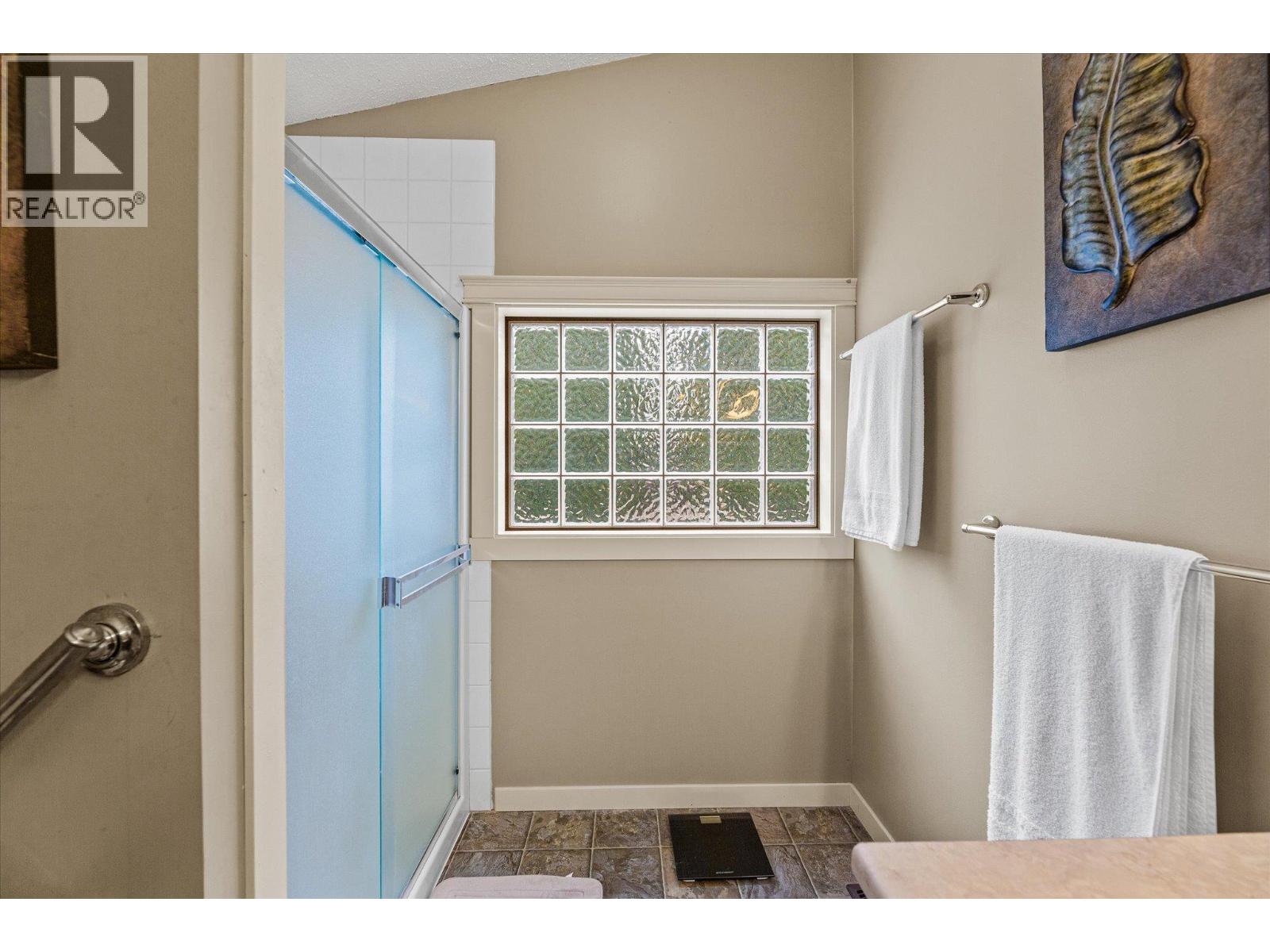Picture for Unit #110, 1850 Shannon Lake  Road https://www.cirrealty.ca/reb/bc/0/10366400_13.jpg