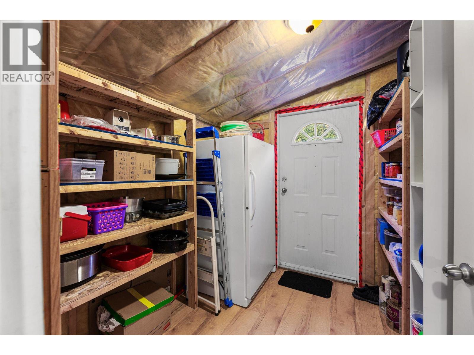 Picture for Unit #110, 1850 Shannon Lake  Road https://www.cirrealty.ca/reb/bc/0/10366400_18.jpg