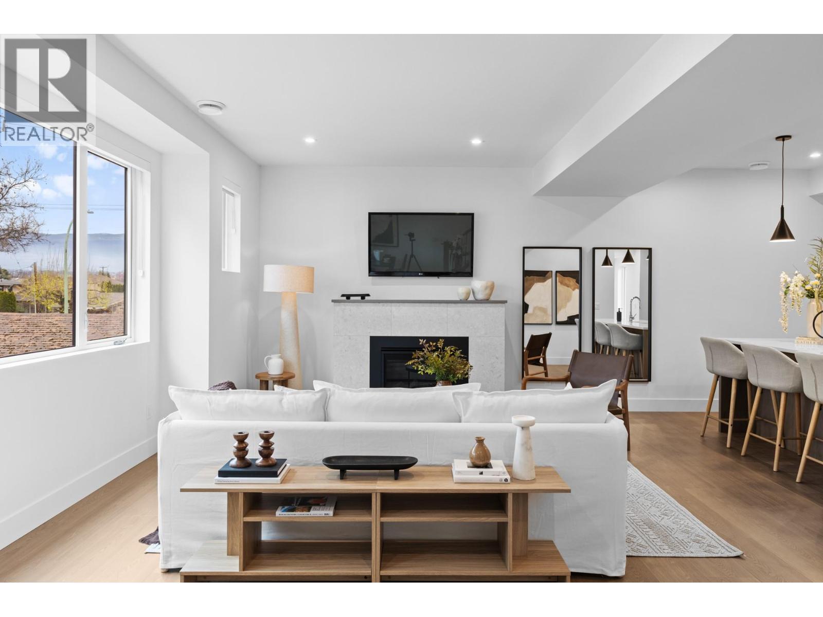 Picture for Unit #7, 1463 Inkar  Road https://www.cirrealty.ca/reb/bc/0/10366480_14.jpg