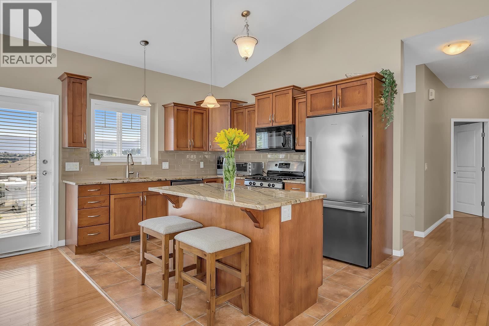 Picture for 2040 Spyglass  Way https://www.cirrealty.ca/reb/bc/0/10366620_14.jpg