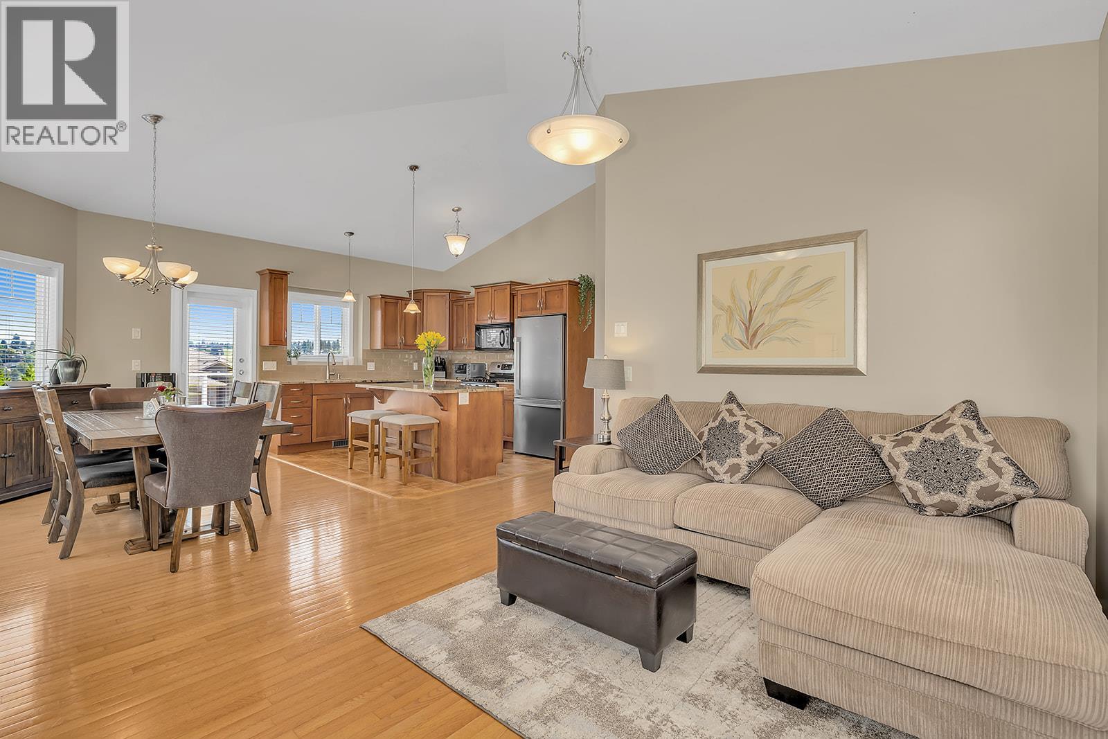 Picture for 2040 Spyglass  Way https://www.cirrealty.ca/reb/bc/0/10366620_25.jpg