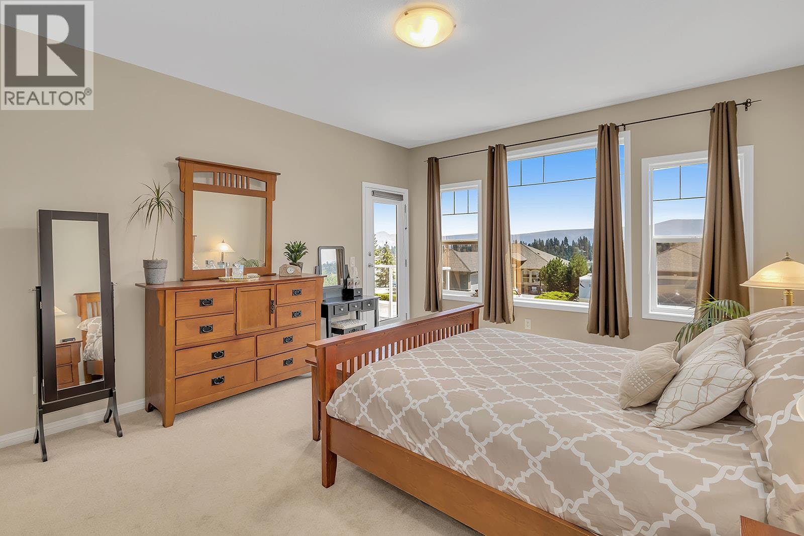 Picture for 2040 Spyglass  Way https://www.cirrealty.ca/reb/bc/0/10366620_28.jpg