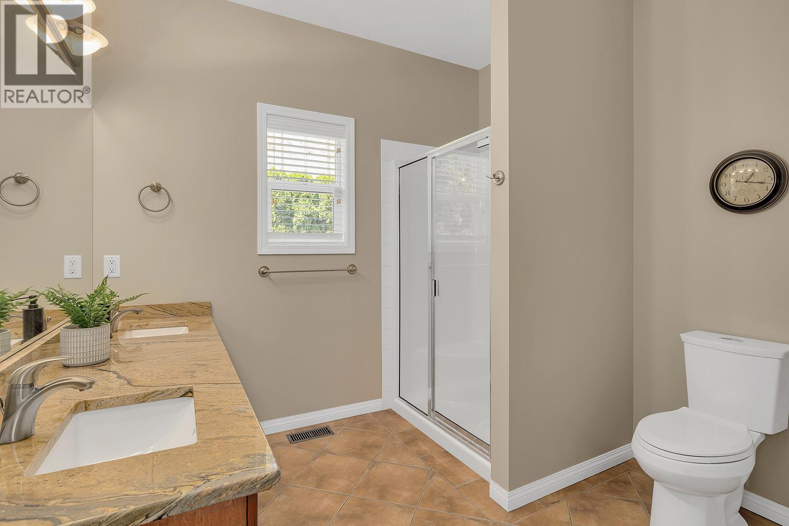 Picture for 2040 Spyglass  Way https://www.cirrealty.ca/reb/bc/0/10366620_29.jpg