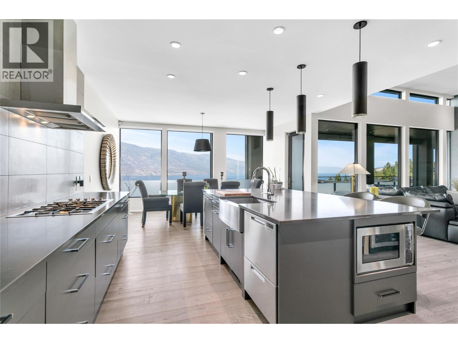 Picture for 3416 Water Birch  Circle https://www.cirrealty.ca/reb/bc/0/10366700_36.jpg