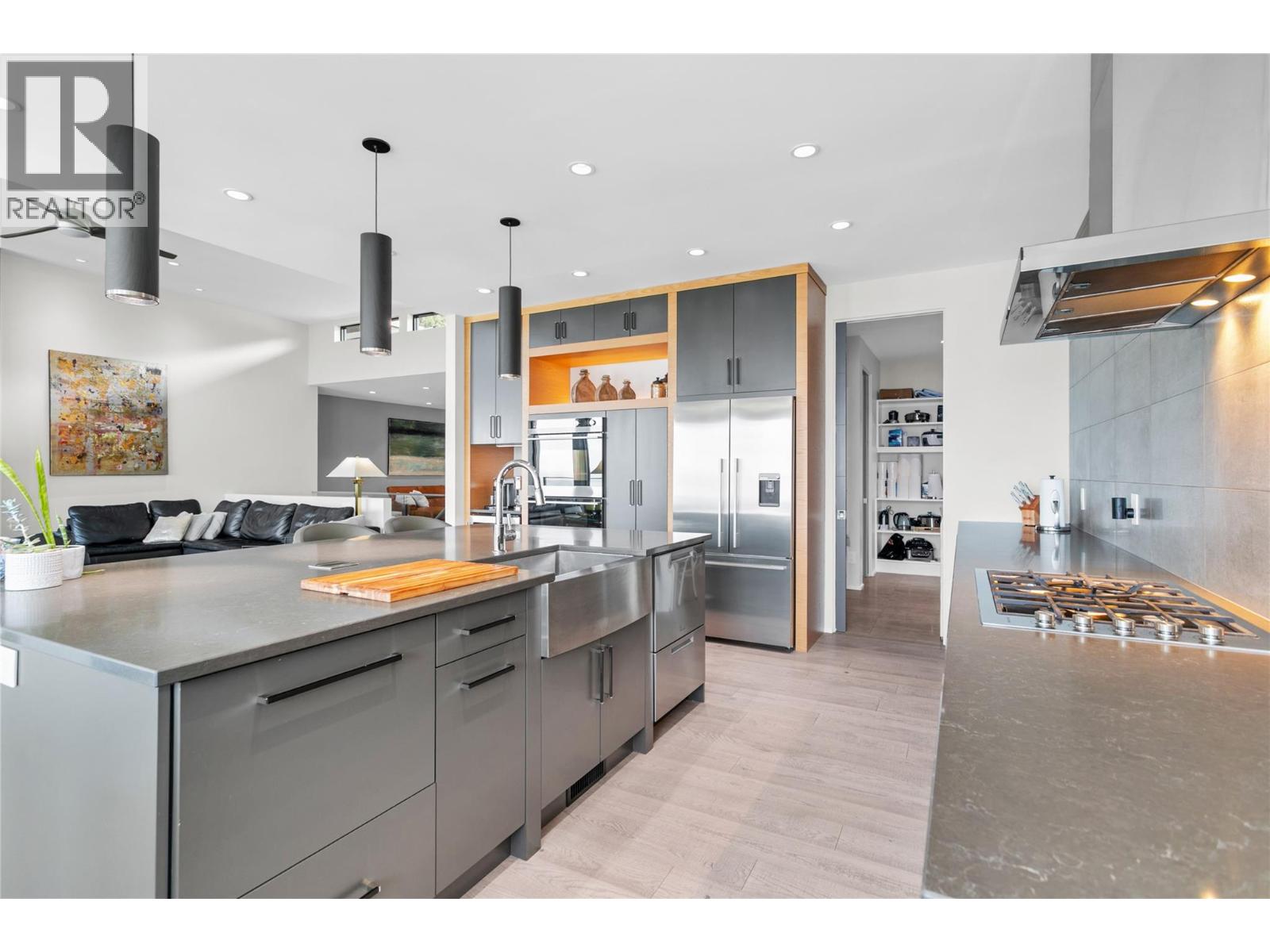 Picture for 3416 Water Birch  Circle https://www.cirrealty.ca/reb/bc/0/10366700_37.jpg