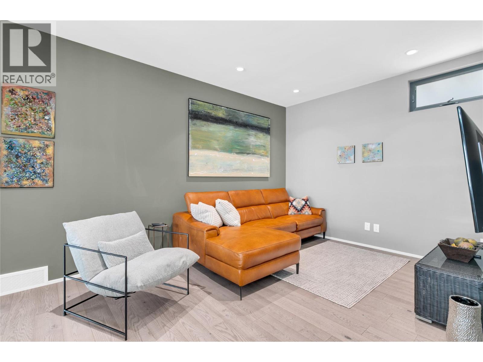 Picture for 3416 Water Birch  Circle https://www.cirrealty.ca/reb/bc/0/10366700_43.jpg