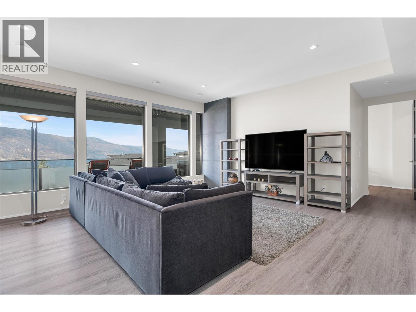 Picture for 3416 Water Birch  Circle https://www.cirrealty.ca/reb/bc/0/10366700_59.jpg