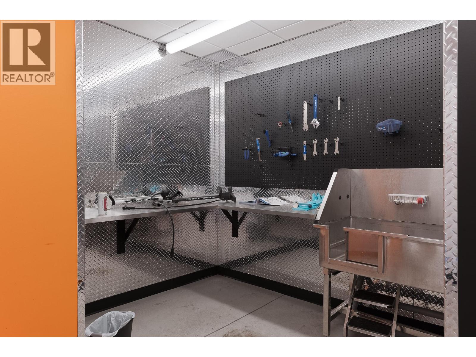 Picture for Unit #306, 1274 Devonshire  Avenue https://www.cirrealty.ca/reb/bc/0/10366710_31.jpg