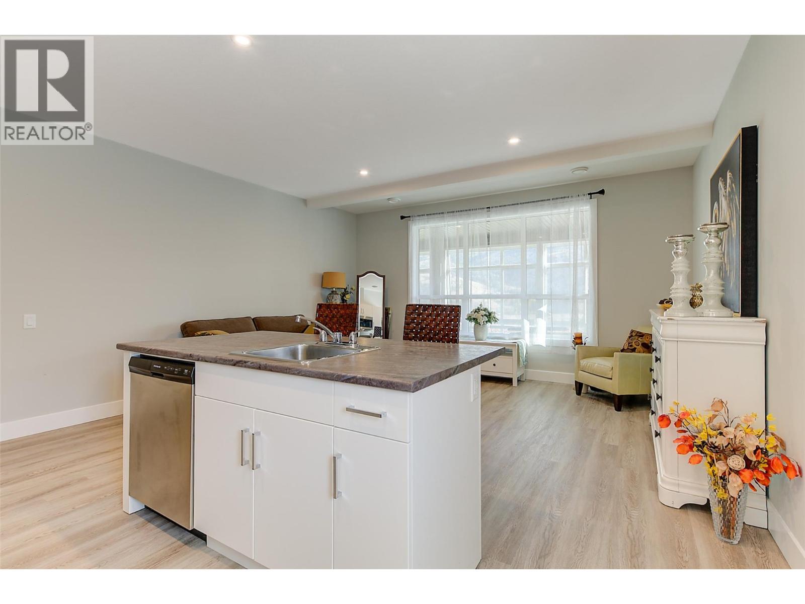 Picture for 759 Carnoustie  Drive https://www.cirrealty.ca/reb/bc/0/10366730_64.jpg