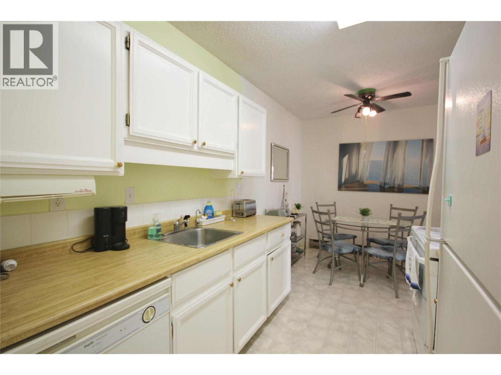 Picture for Unit #106, 95 WINNIPEG  Street https://www.cirrealty.ca/reb/bc/0/10366870_7.jpg