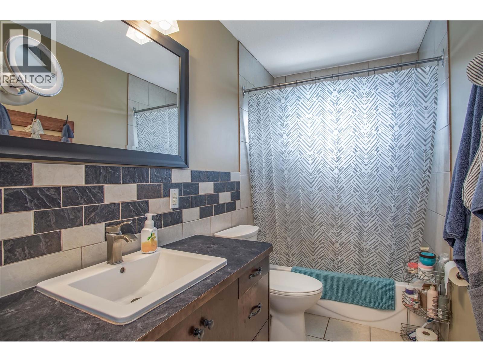 Picture for 460 Perry  Road https://www.cirrealty.ca/reb/bc/0/10366930_18.jpg