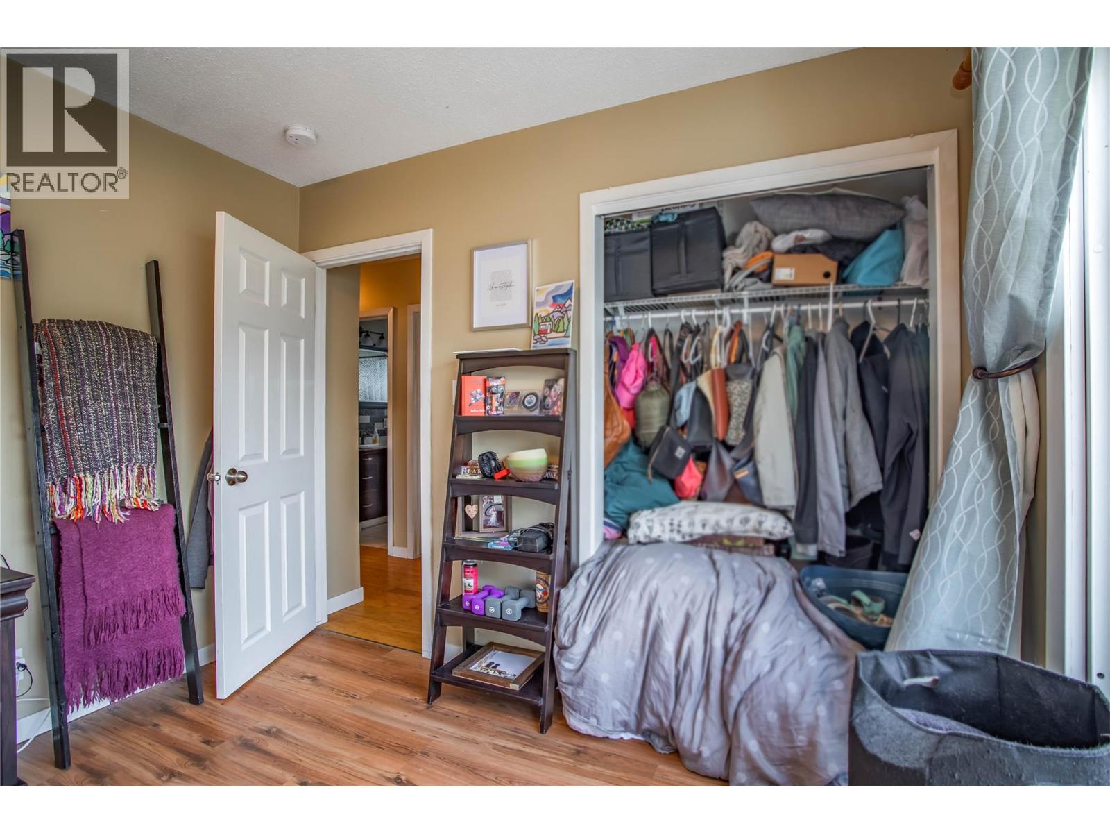 Picture for 460 Perry  Road https://www.cirrealty.ca/reb/bc/0/10366930_25.jpg