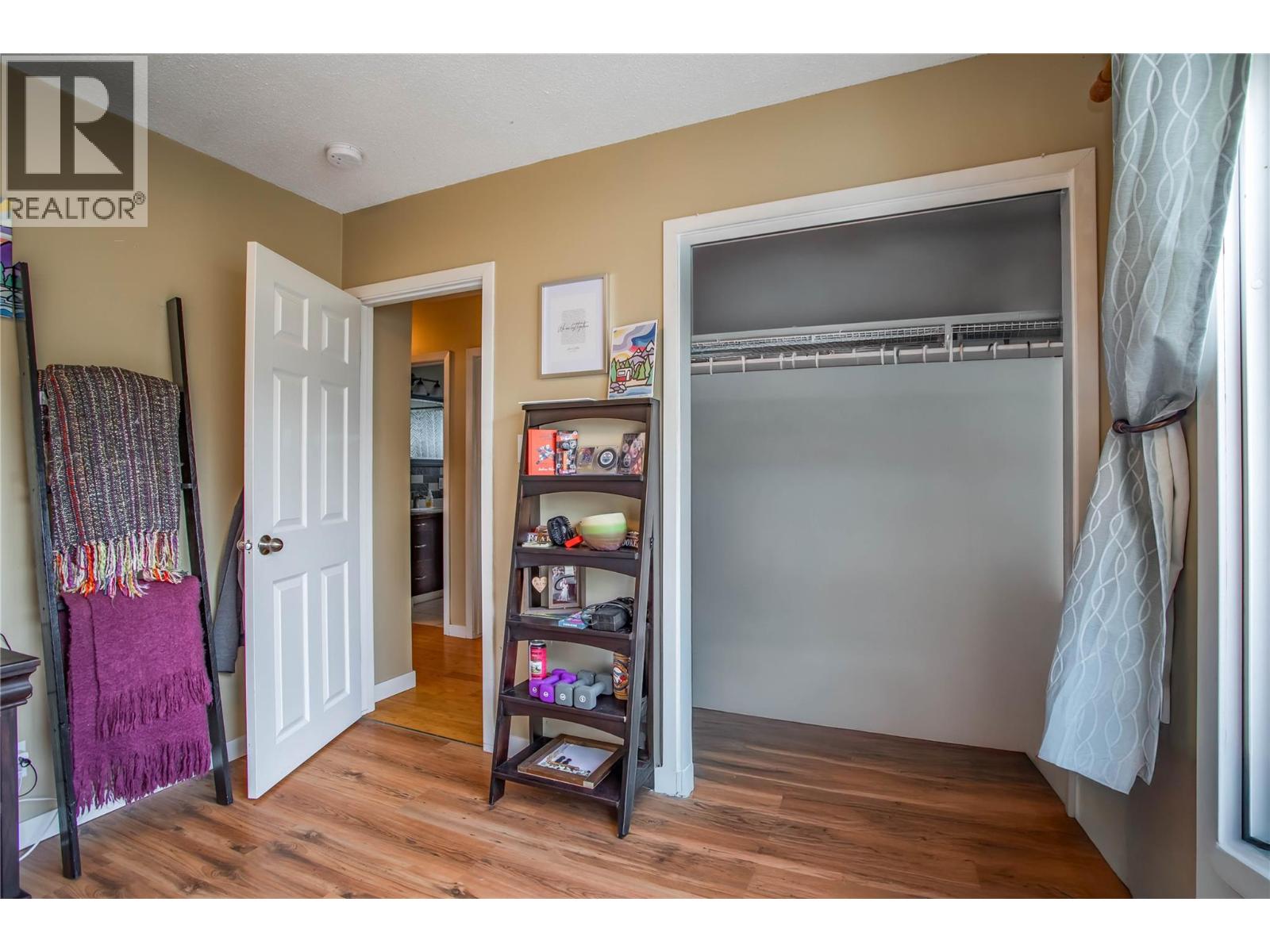 Picture for 460 Perry  Road https://www.cirrealty.ca/reb/bc/0/10366930_26.jpg