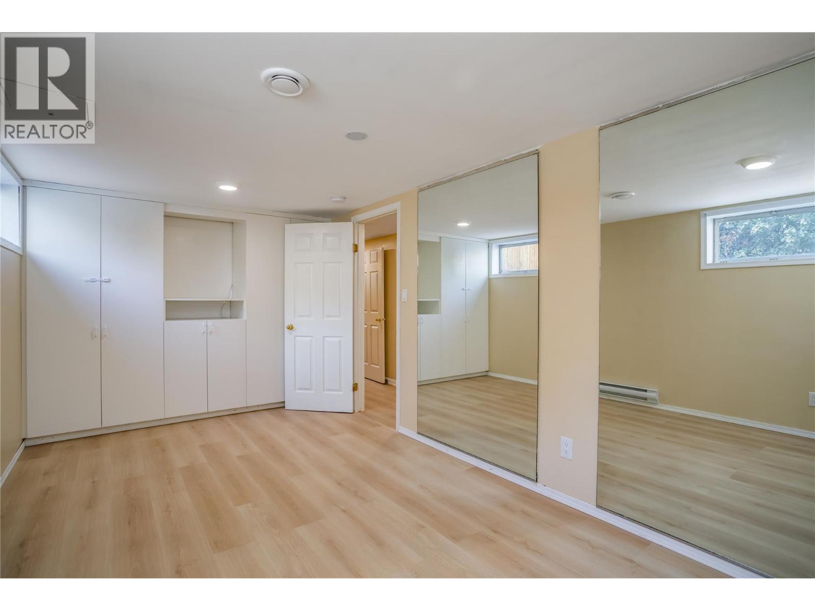 Picture for 460 Perry  Road https://www.cirrealty.ca/reb/bc/0/10366930_28.jpg