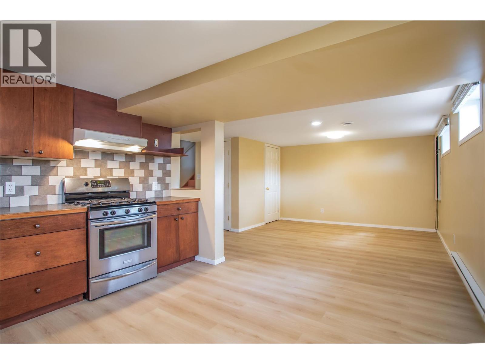 Picture for 460 Perry  Road https://www.cirrealty.ca/reb/bc/0/10366930_35.jpg