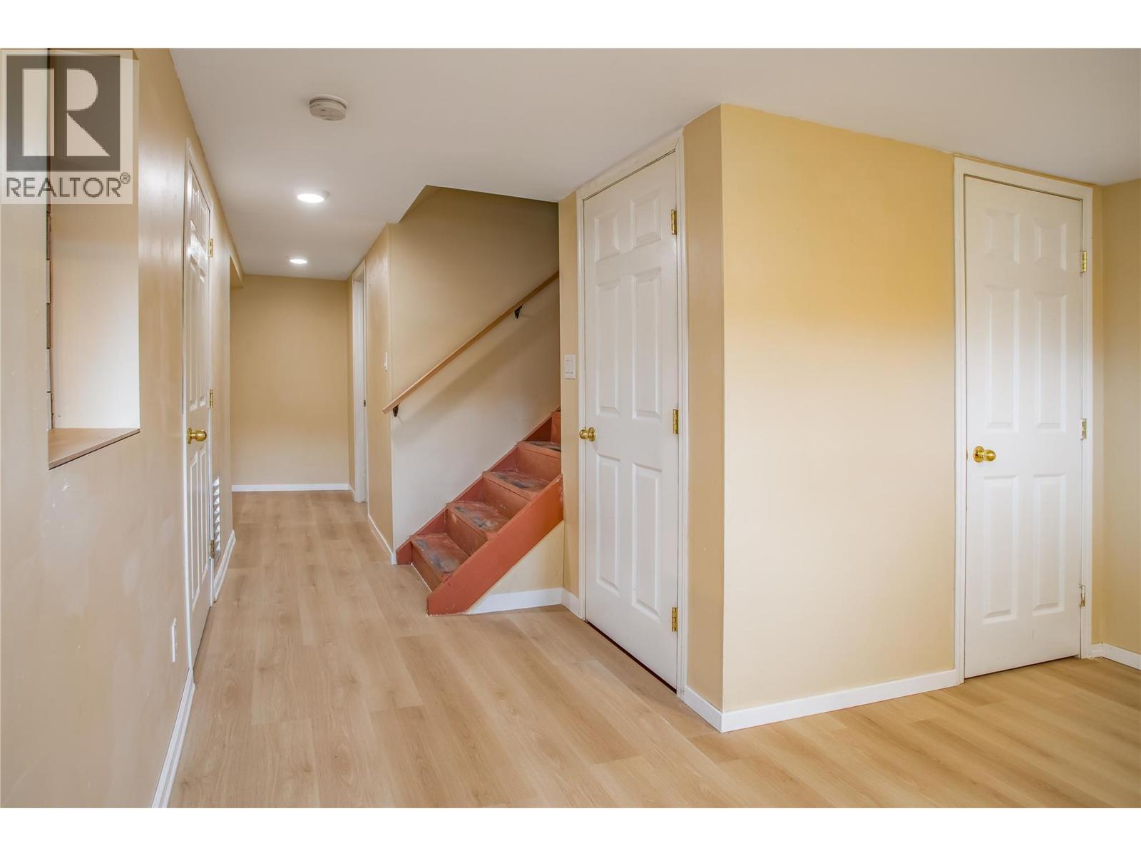 Picture for 460 Perry  Road https://www.cirrealty.ca/reb/bc/0/10366930_37.jpg