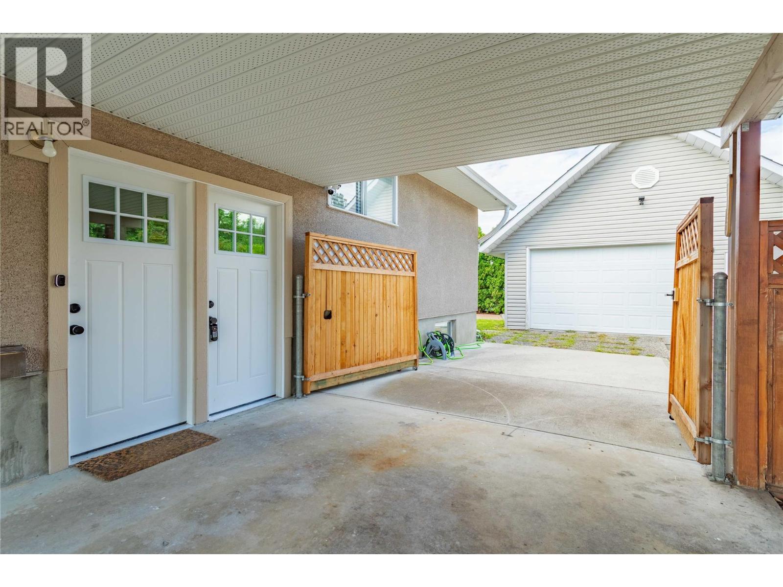 Picture for 460 Perry  Road https://www.cirrealty.ca/reb/bc/0/10366930_8.jpg