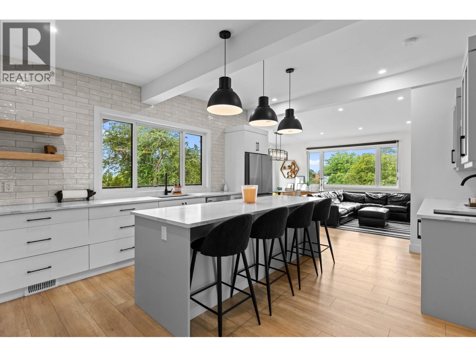 Picture for 1511 Lambert  Avenue