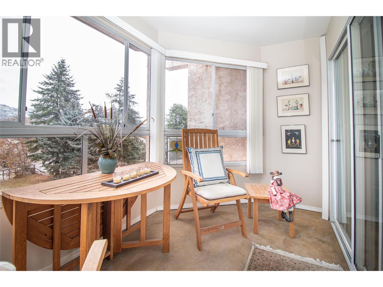 Picture for Unit #307, 945 Lawrence  Avenue