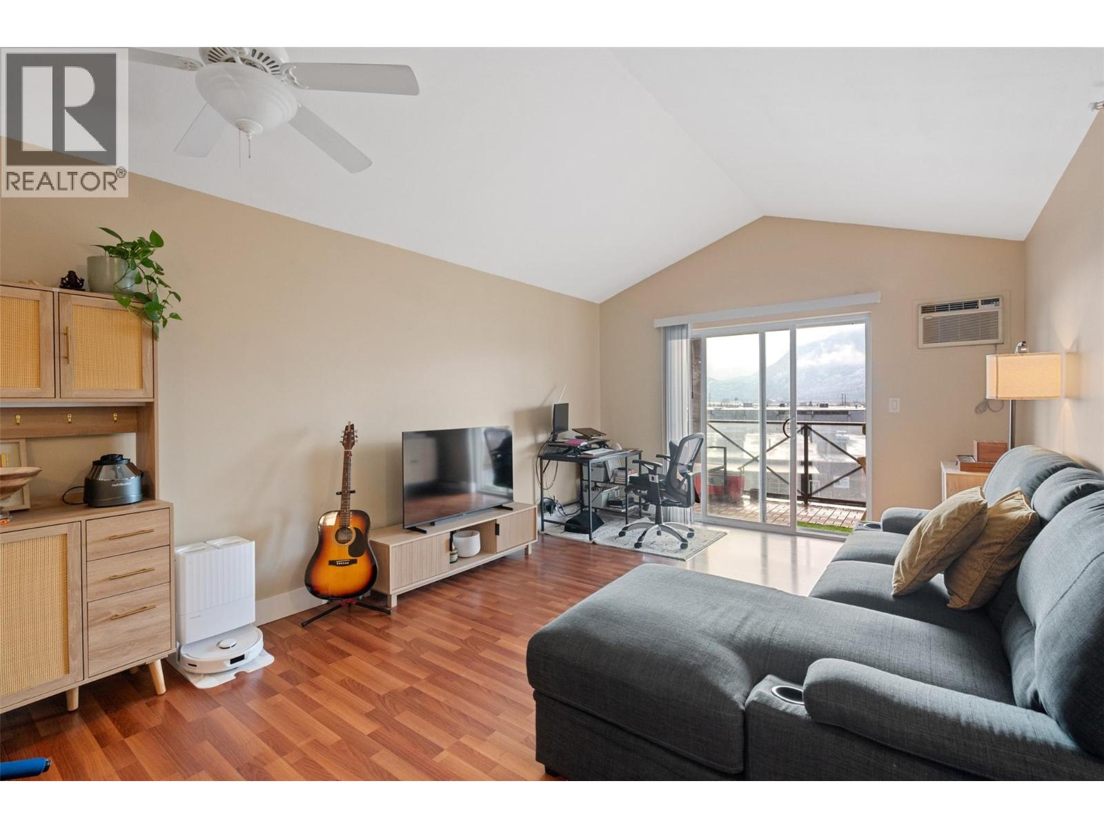 Picture for Unit #406, 256 Hastings  Avenue