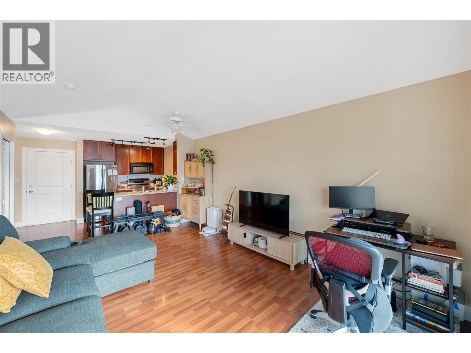 Picture for Unit #406, 256 Hastings  Avenue