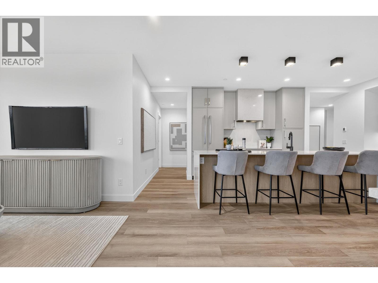 Picture for Unit #713, 3340 Lakeshore  Road