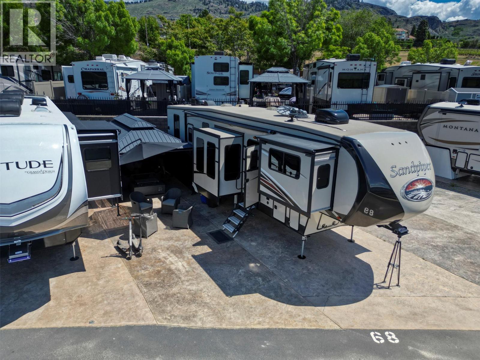 Picture for Unit #68, 3207 LAKESHORE  Drive