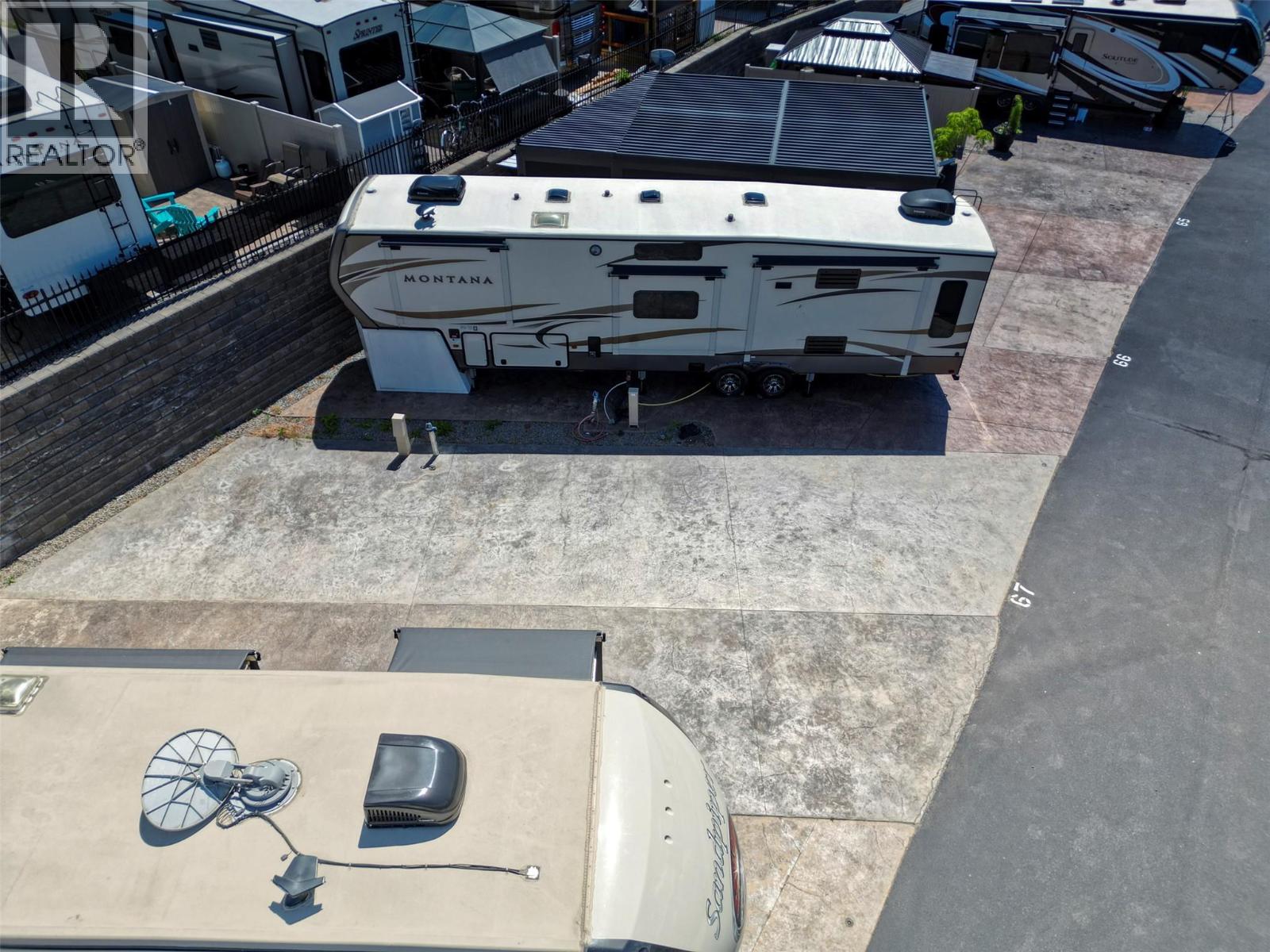 Picture for Unit #68, 3207 LAKESHORE  Drive