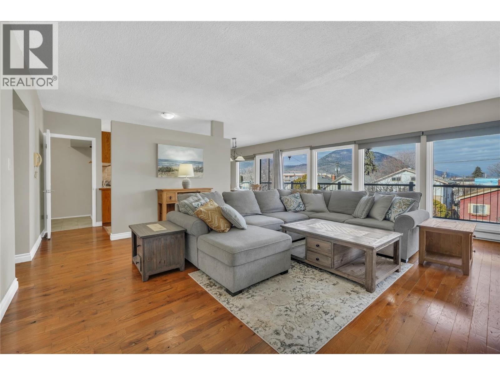 Picture for 328 NANAIMO  AvenueW