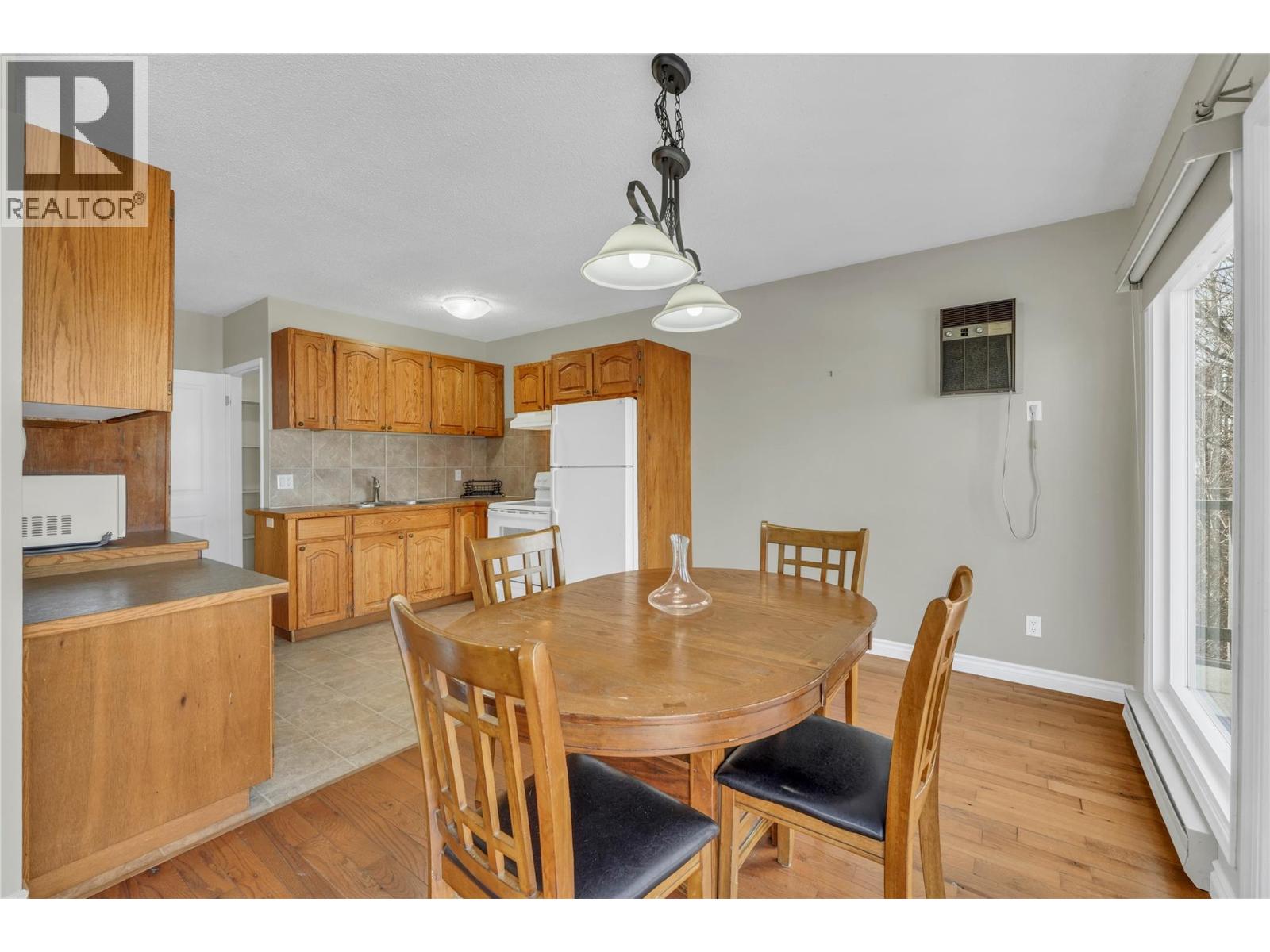 Picture for 328 NANAIMO  AvenueW