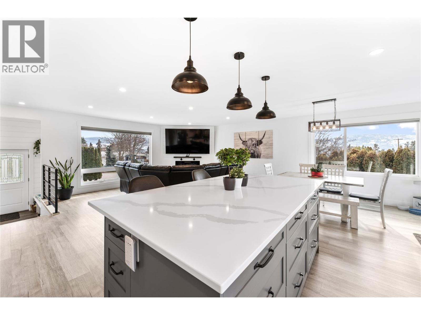 Picture for 932 McCartney  Road