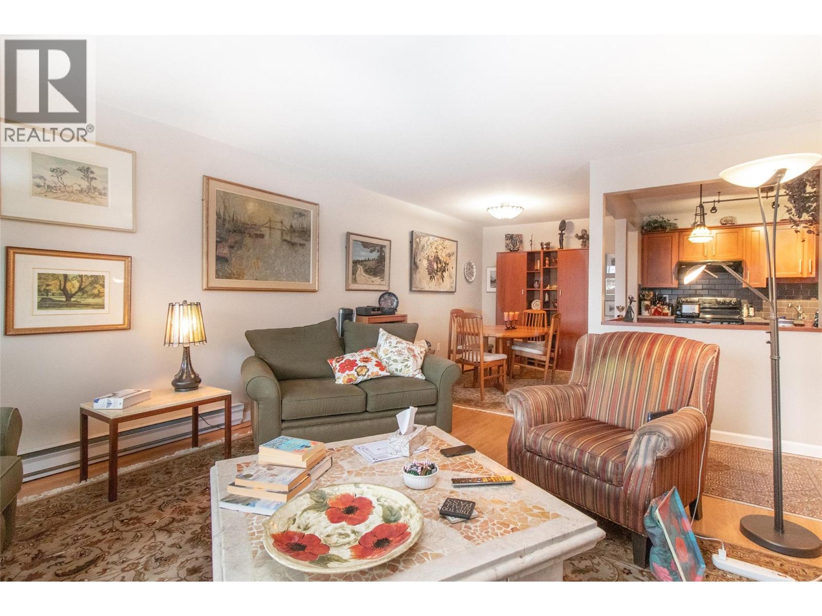 Picture for Unit #307, 945 Lawrence  Avenue