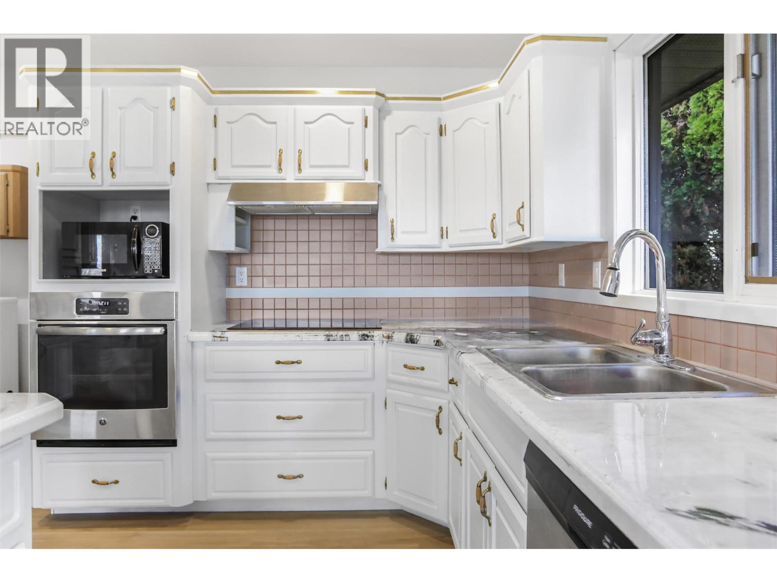 Picture for 727 Cassiar  Crescent