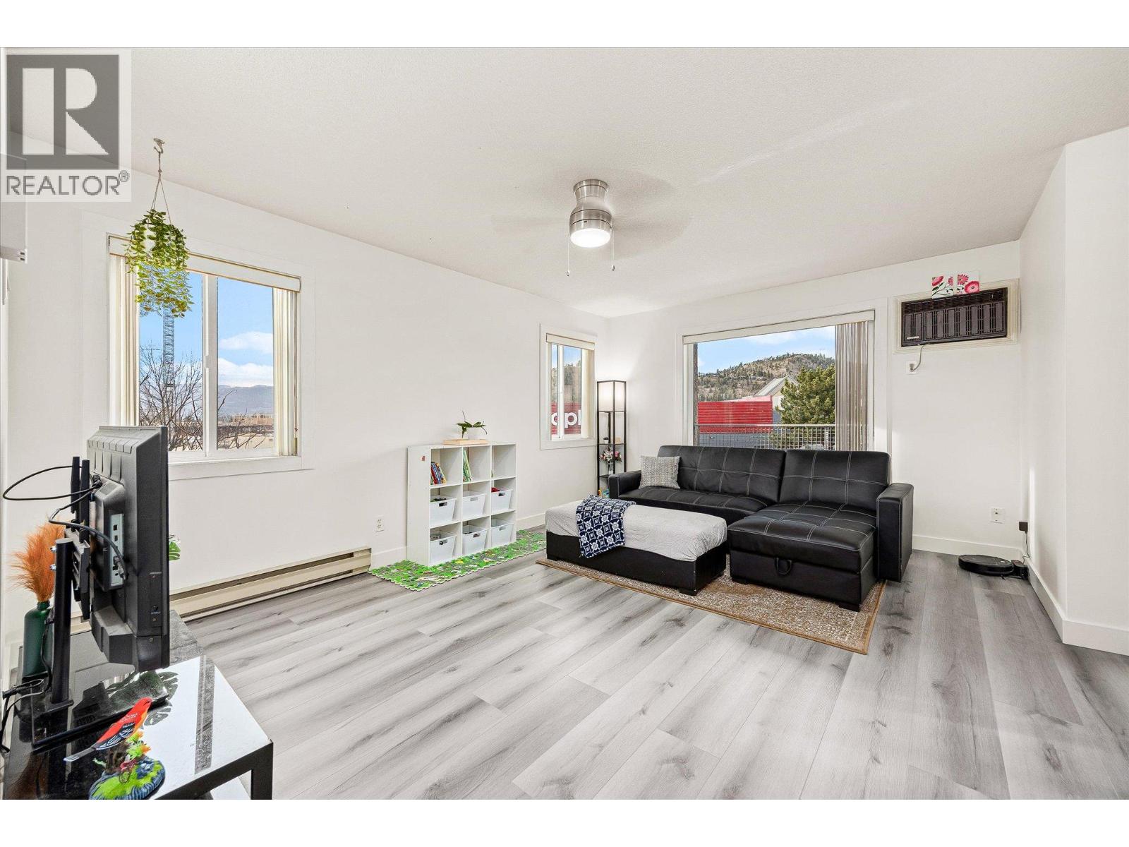 Picture for Unit #207, 2035 Baron  Road