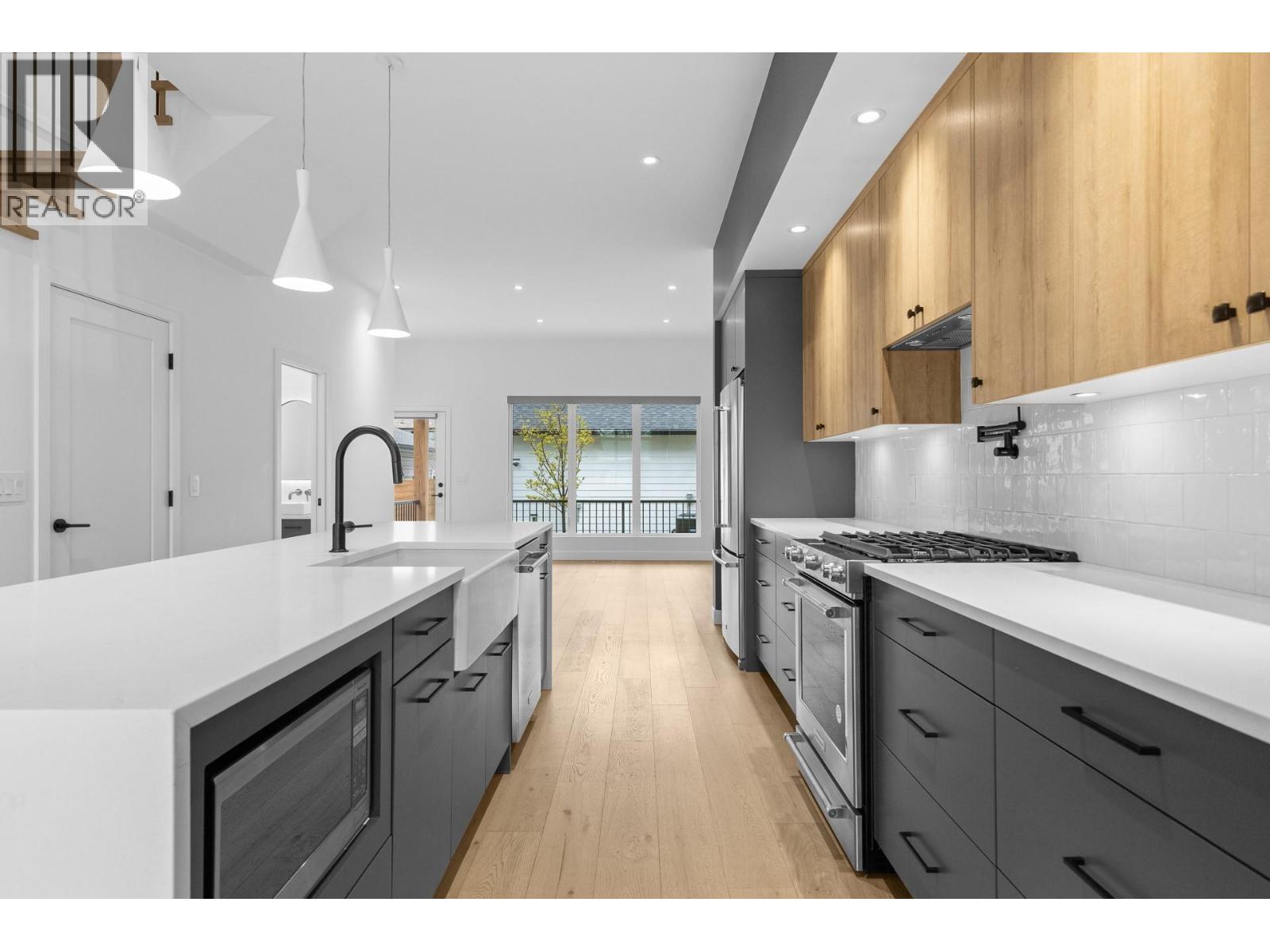 Picture for 807 Francis  Avenue