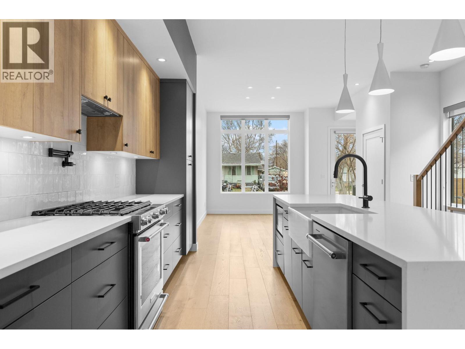 Picture for 807 Francis  Avenue