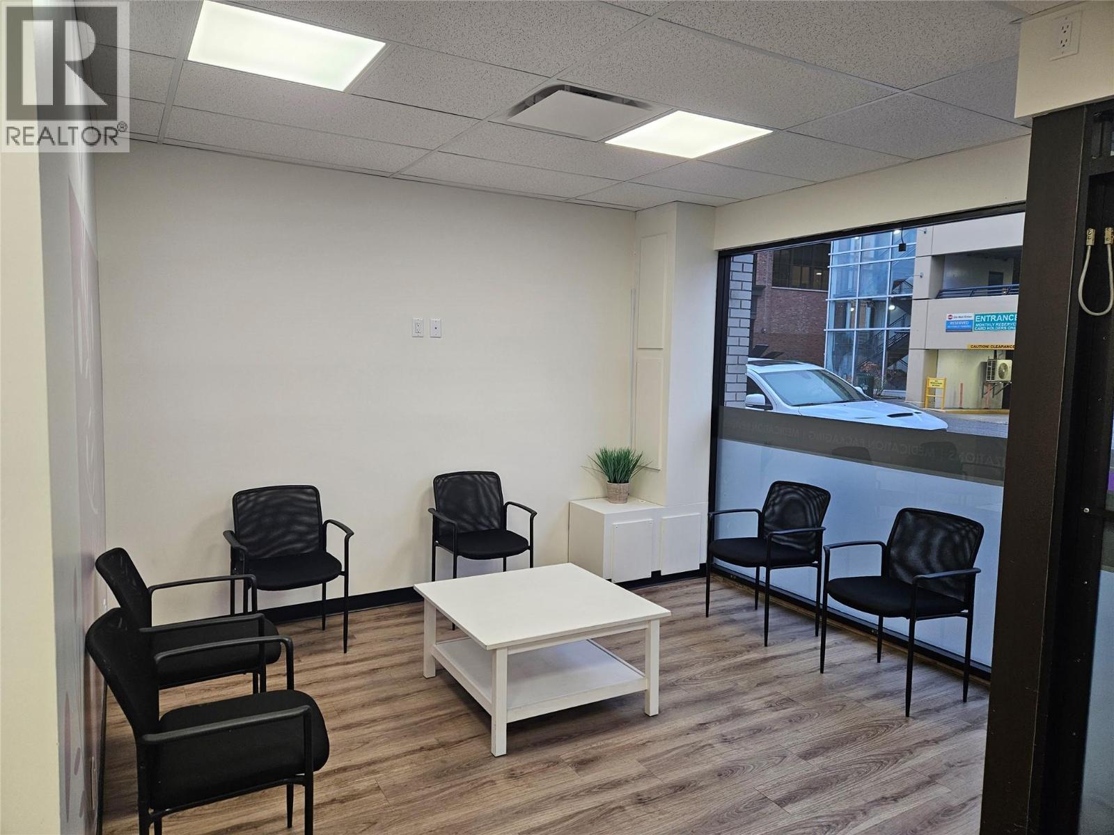 Picture for 1607 Pandosy  Street https://www.cirrealty.ca/reb/bc/1/10329821_8.jpg