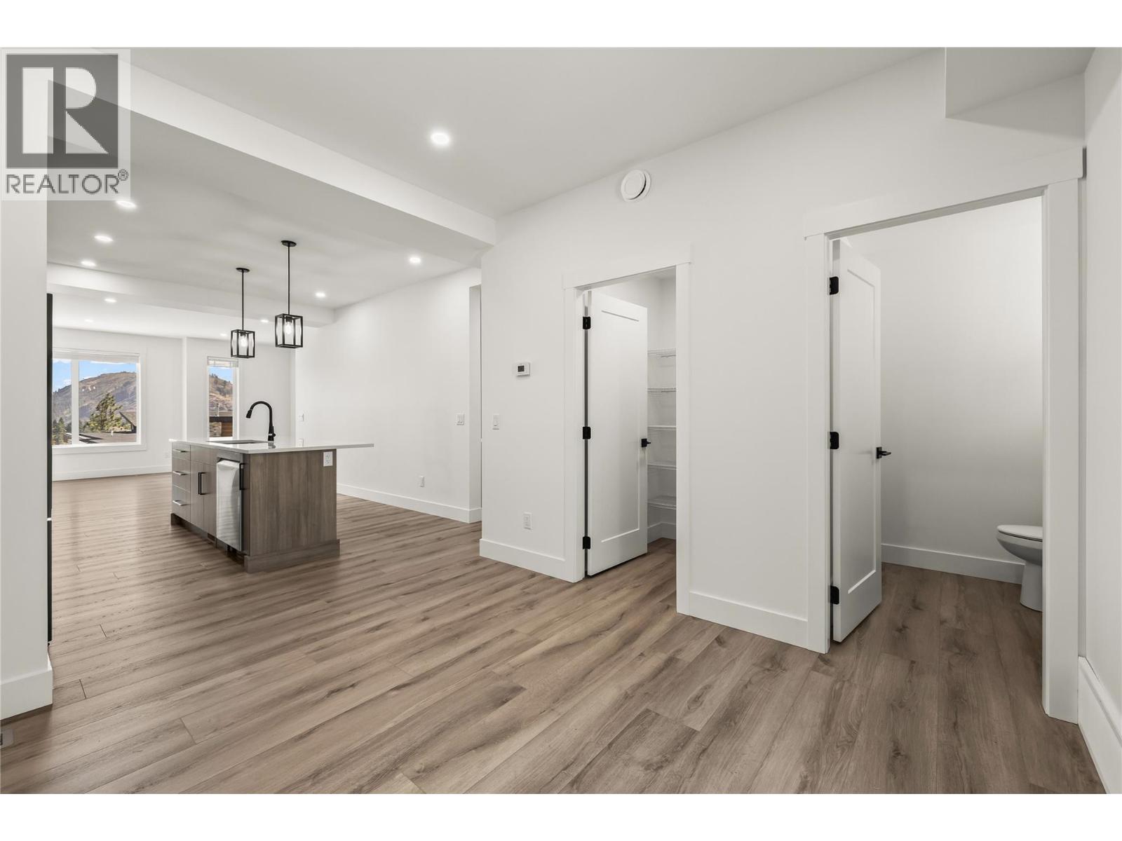 Picture for Unit #17, 2835 Canyon Crest  Drive https://www.cirrealty.ca/reb/bc/1/10360821_12.jpg