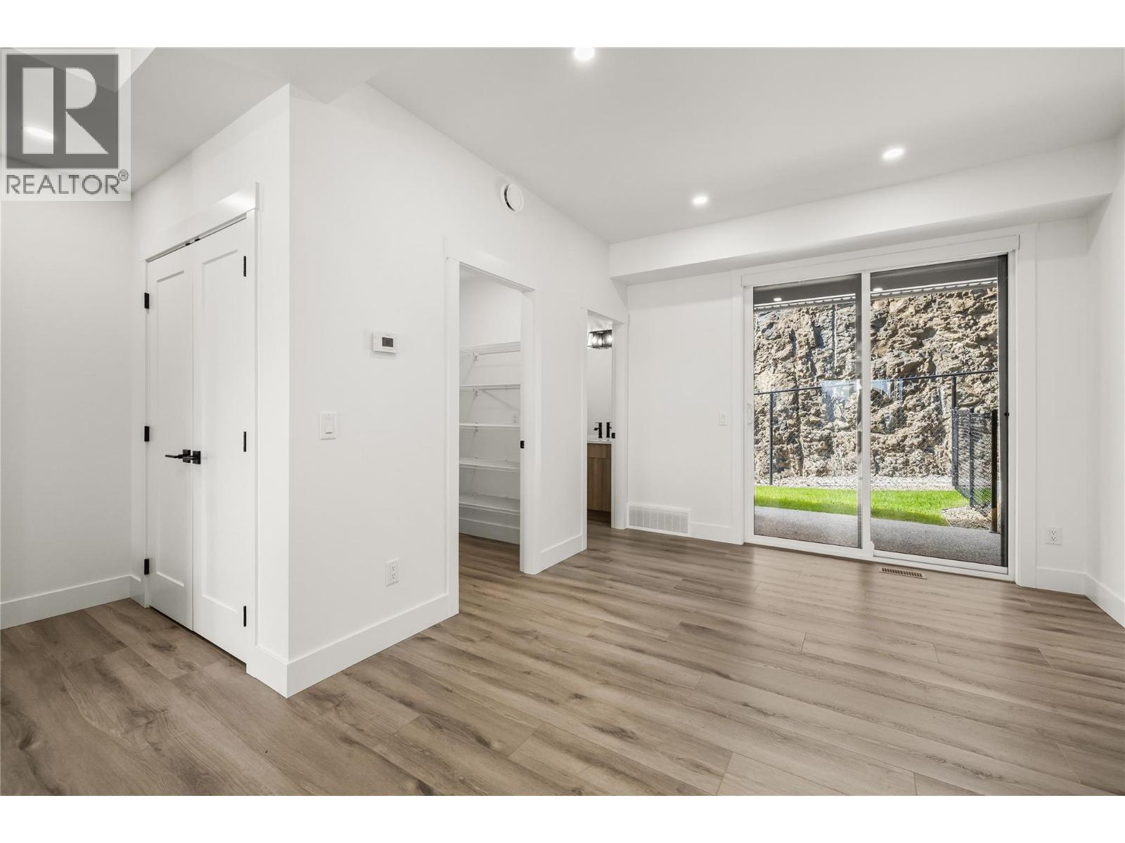 Picture for Unit #17, 2835 Canyon Crest  Drive https://www.cirrealty.ca/reb/bc/1/10360821_14.jpg