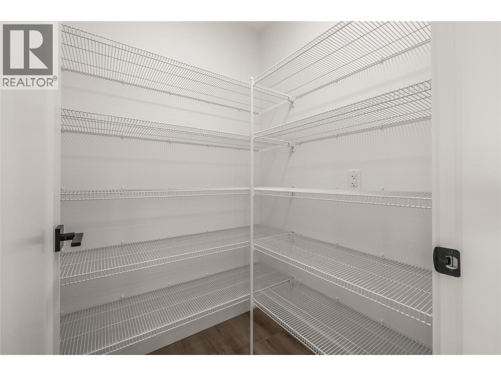Picture for Unit #17, 2835 Canyon Crest  Drive https://www.cirrealty.ca/reb/bc/1/10360821_15.jpg