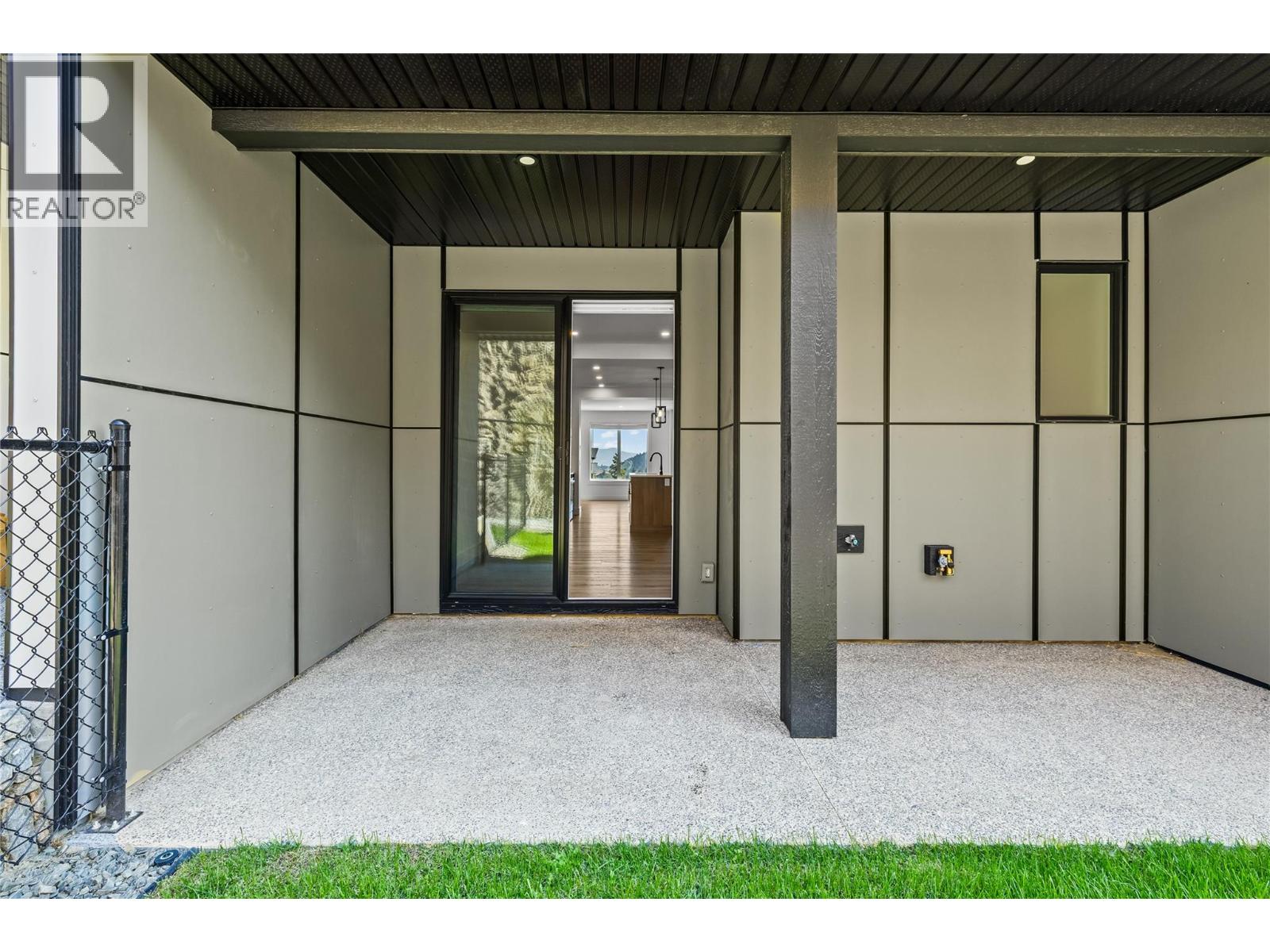 Picture for Unit #17, 2835 Canyon Crest  Drive https://www.cirrealty.ca/reb/bc/1/10360821_18.jpg