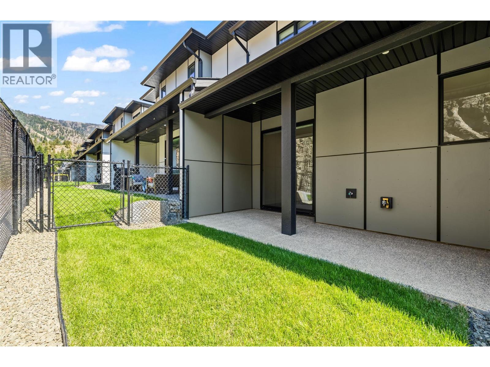 Picture for Unit #17, 2835 Canyon Crest  Drive https://www.cirrealty.ca/reb/bc/1/10360821_20.jpg
